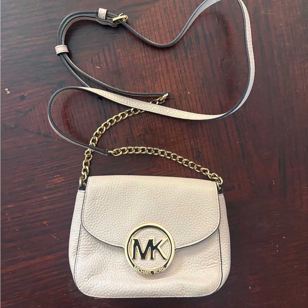 Michael Kors Pebbled Leather Crossbody in Pale Pink with Gold Hardware